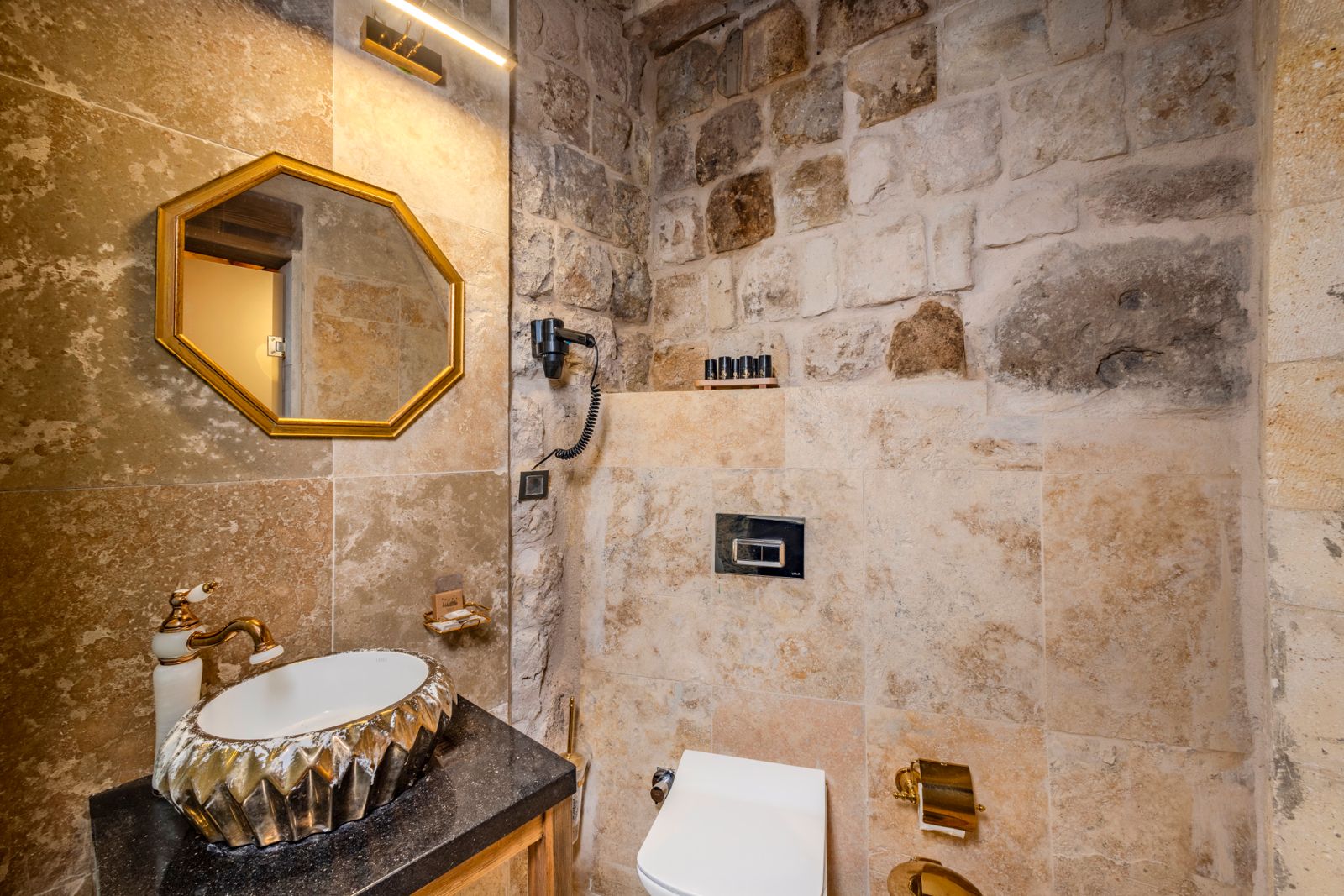 Patina Cappadocia Lover's Cave with Jacuzzi